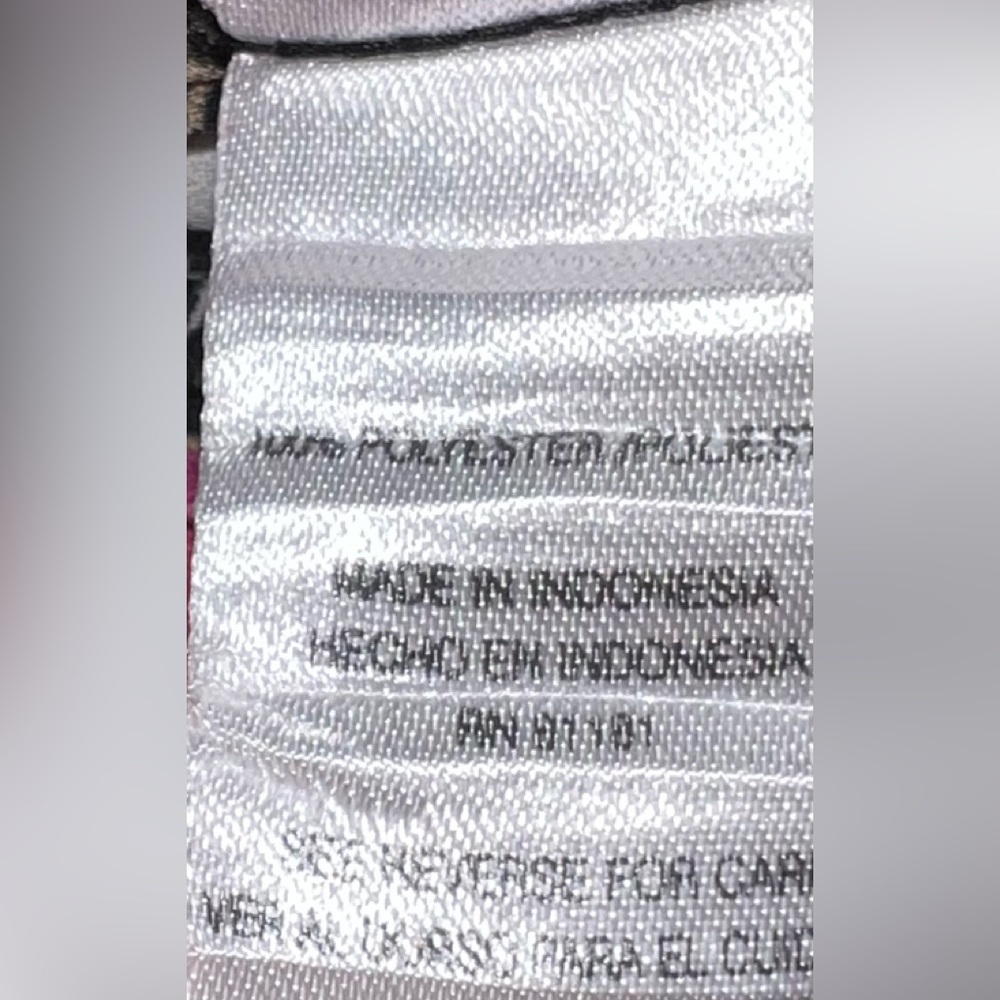 Preowned Agora fun colorful top. Size M - Picture 7 of 8